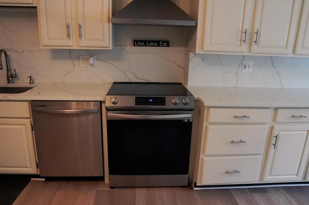 1322 Desiax Avenue Bloomfield Charter Township, MI 48302