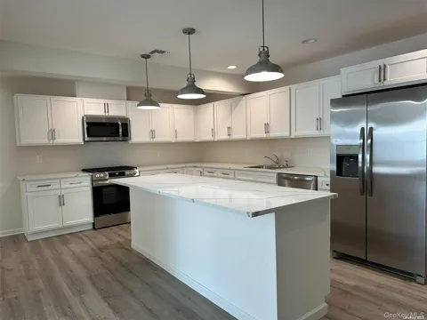 125 W Main Street
