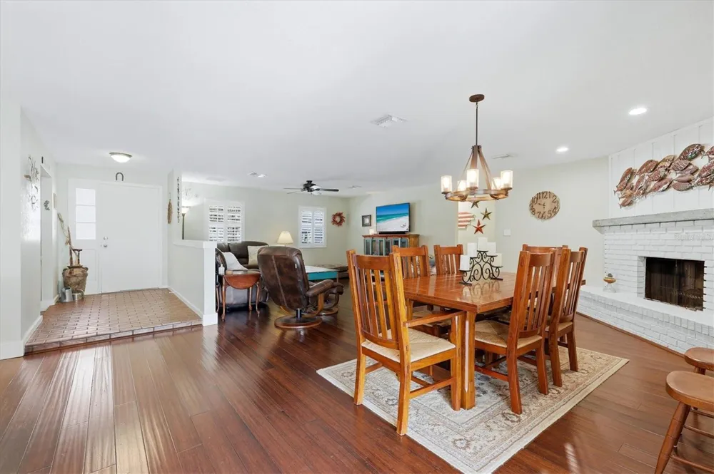 5505 BENEVA WOODS CIRCLE Sarasota, FL 34233