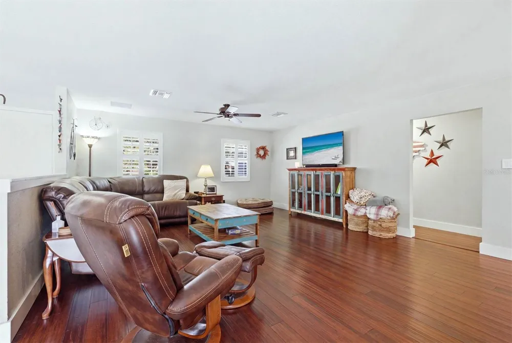 5505 BENEVA WOODS CIRCLE Sarasota, FL 34233