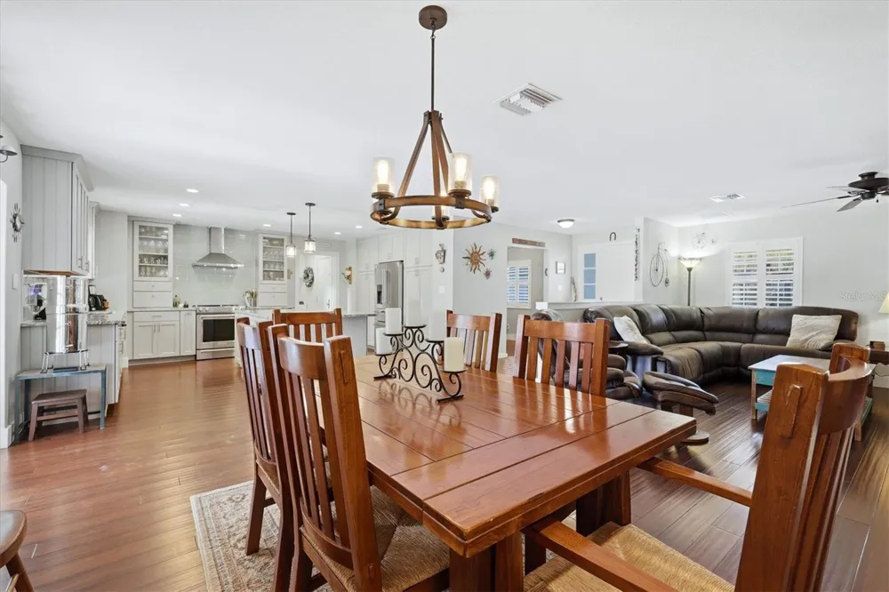 5505 BENEVA WOODS CIRCLE Sarasota, FL 34233