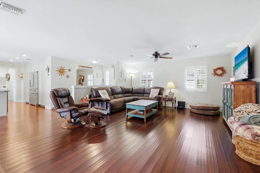 5505 BENEVA WOODS CIRCLE Sarasota, FL 34233