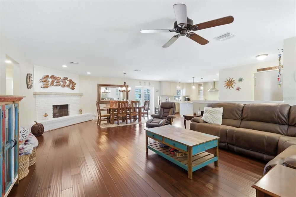 5505 BENEVA WOODS CIRCLE Sarasota, FL 34233