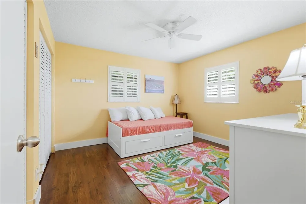 5505 BENEVA WOODS CIRCLE Sarasota, FL 34233