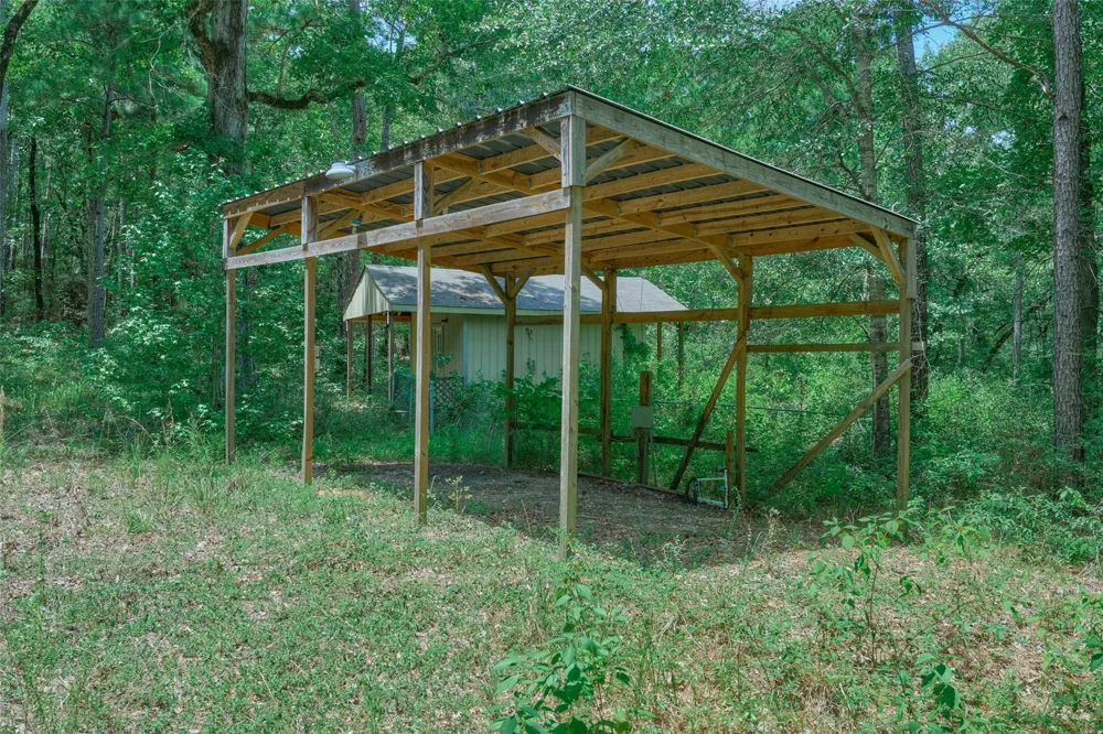 8327 Fm 980 N Huntsville, TX 77320