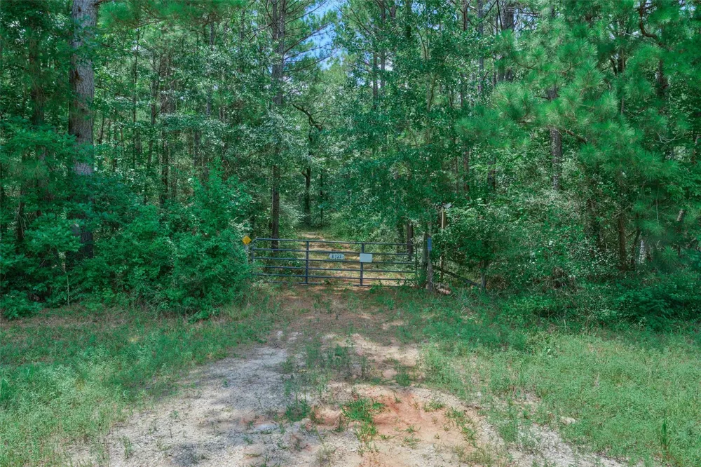 8327 Fm 980 N Huntsville, TX 77320