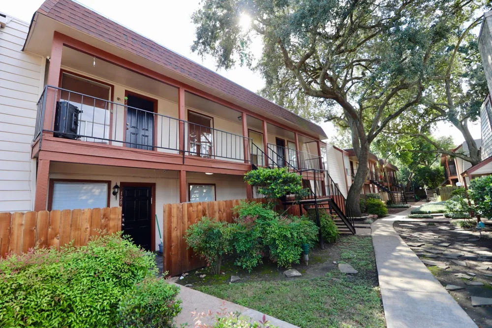 5929 Queensloch Drive #234 Houston, TX 77096