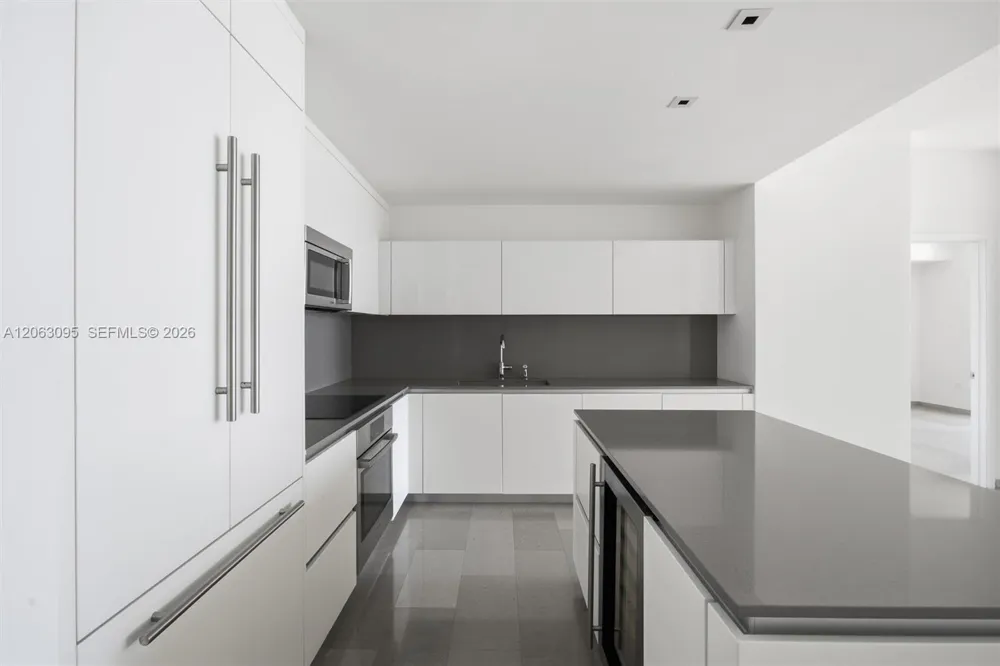88 SW 7th St #2307 Miami, FL 33130