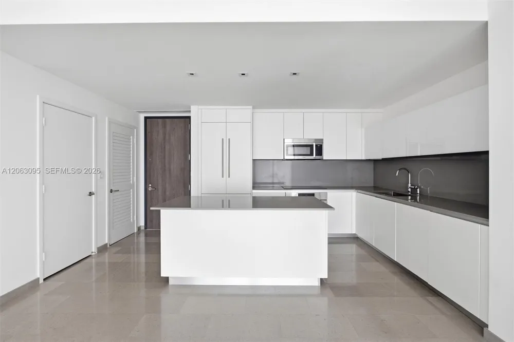 88 SW 7th St #2307 Miami, FL 33130