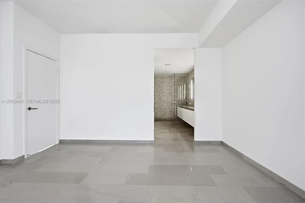 88 SW 7th St #2307 Miami, FL 33130