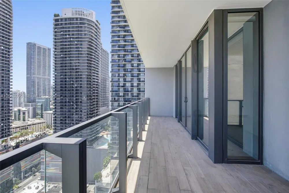 88 SW 7th St #2307 Miami, FL 33130