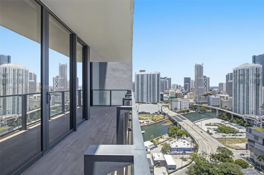 88 SW 7th St #2307 Miami, FL 33130