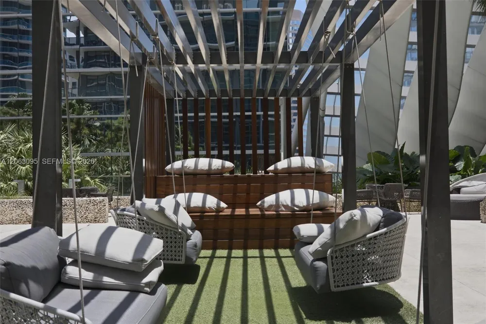 88 SW 7th St #2307 Miami, FL 33130