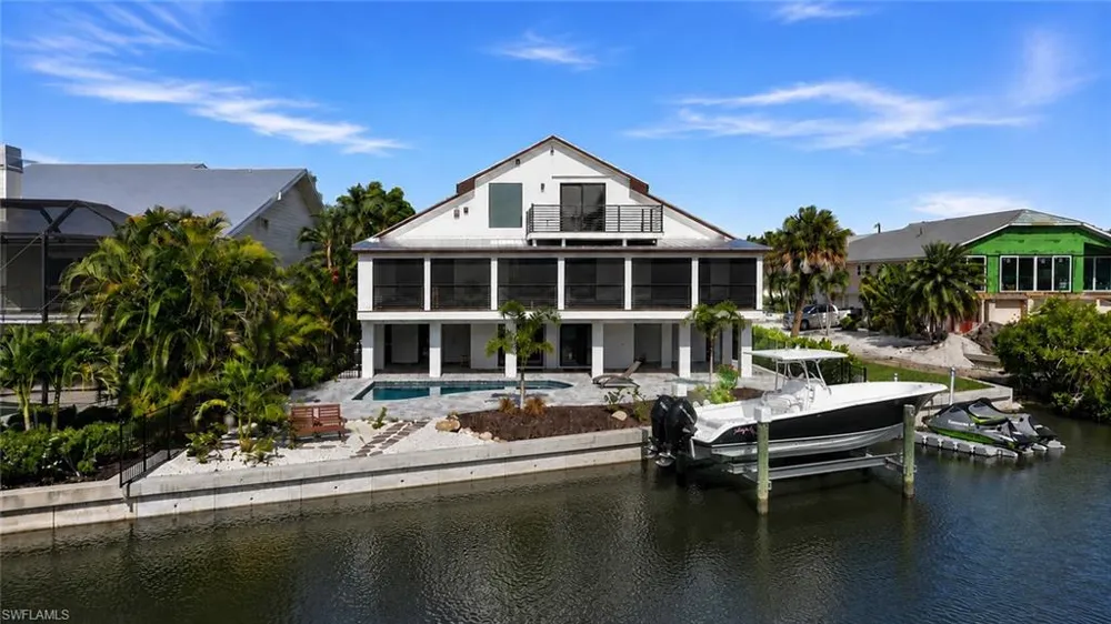 2795 Beach Road #B Englewood, FL 34223