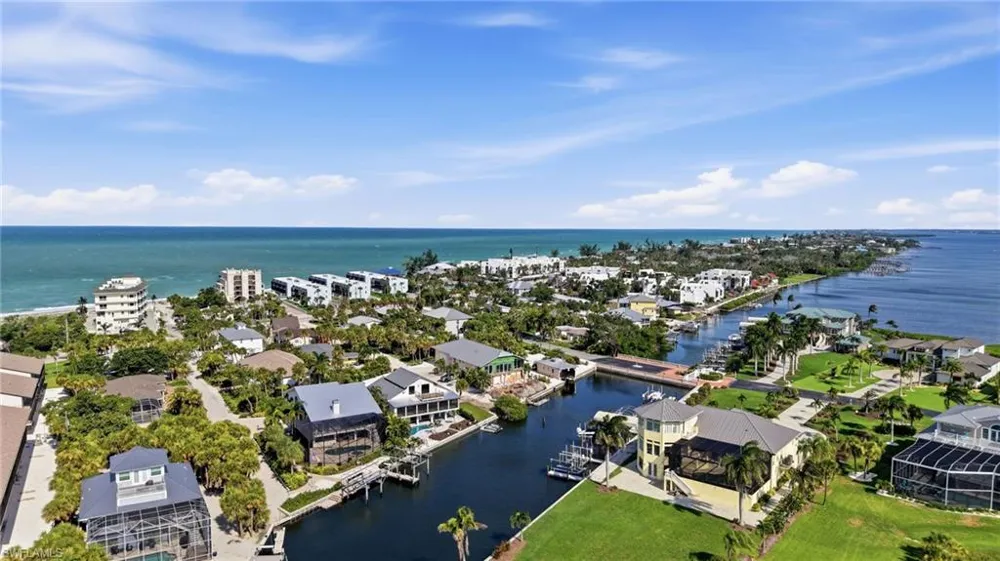 2795 Beach Road #B Englewood, FL 34223