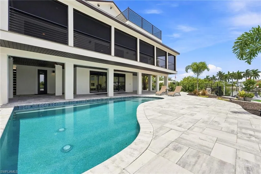 2795 Beach Road #B Englewood, FL 34223