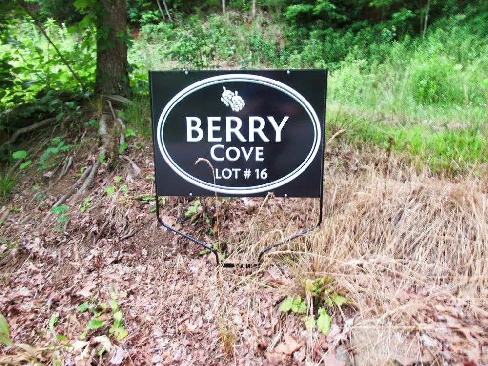 Berry Cove Rd Franklin, NC 28734