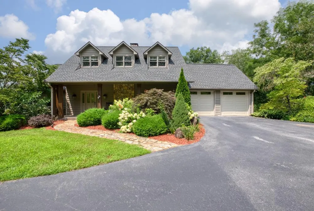 LAUREN LN Franklin, NC 28734
