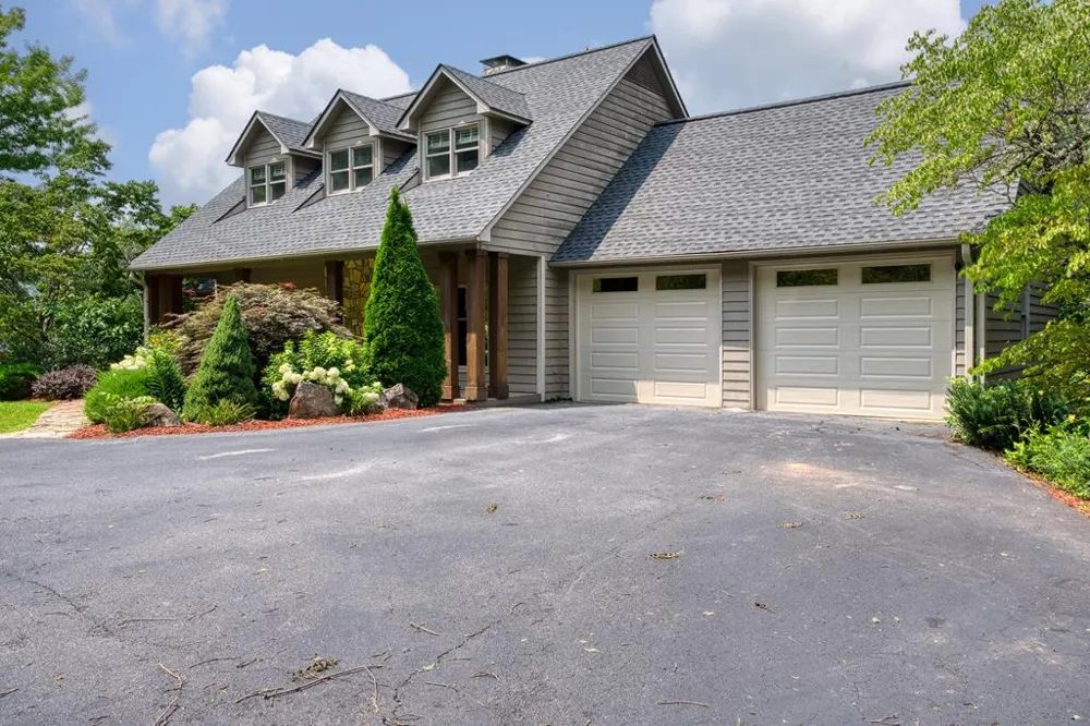 LAUREN LN Franklin, NC 28734