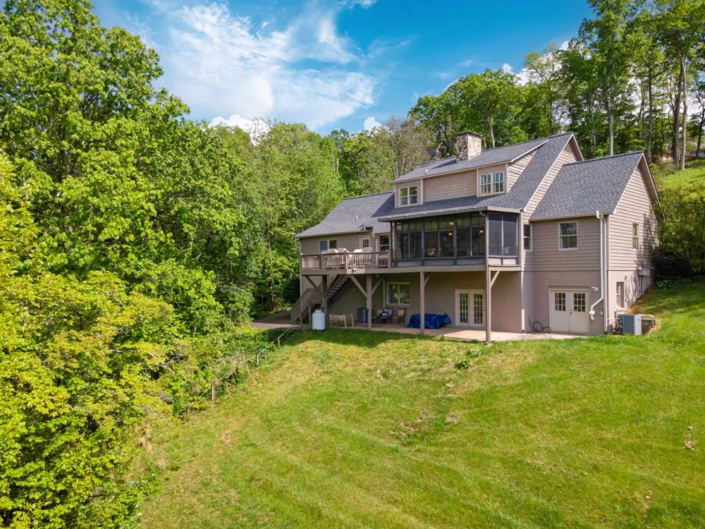 LAUREN LN Franklin, NC 28734