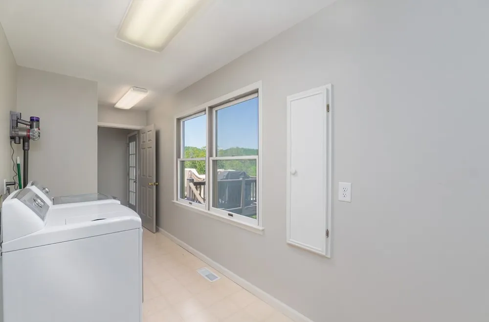 LAUREN LN Franklin, NC 28734