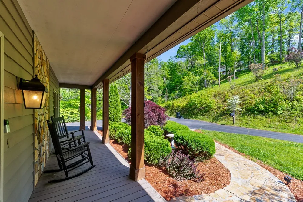 LAUREN LN Franklin, NC 28734