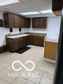 5040 E Thompson Road Indianapolis, IN 46237
