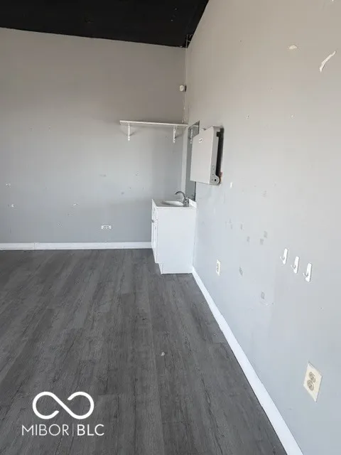 5040 E Thompson Road Indianapolis, IN 46237