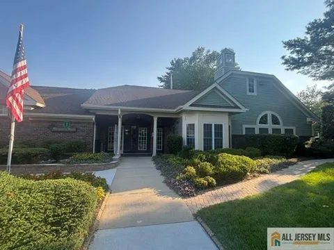 6221 Cedar Court #6221