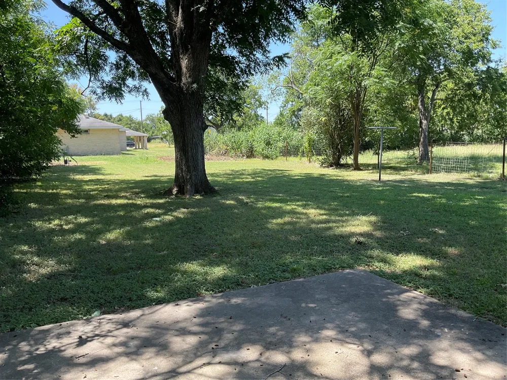 820 Coleman Street Marlin, TX 76661