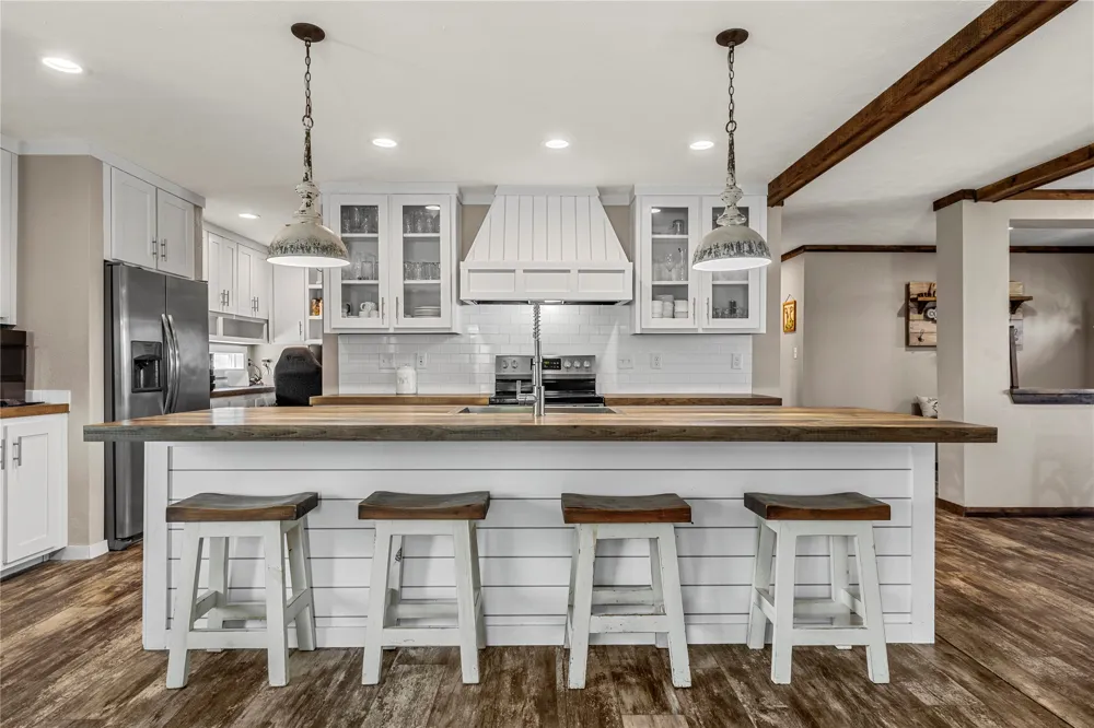 602 S 3rd Street Abbott, TX 76621