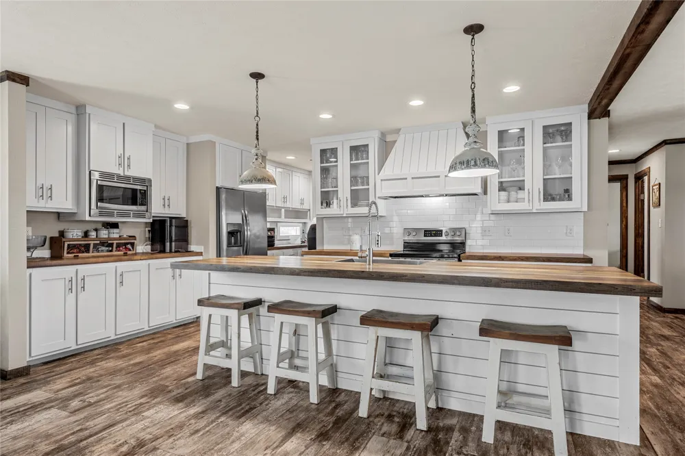 602 S 3rd Street Abbott, TX 76621