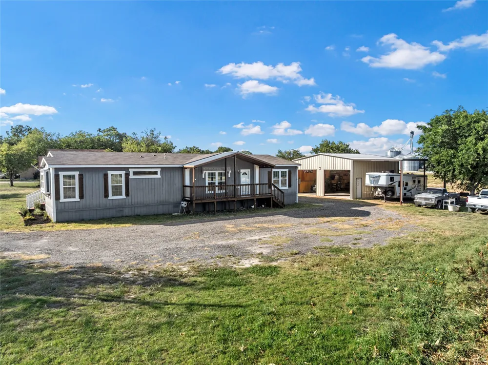 602 S 3rd Street Abbott, TX 76621