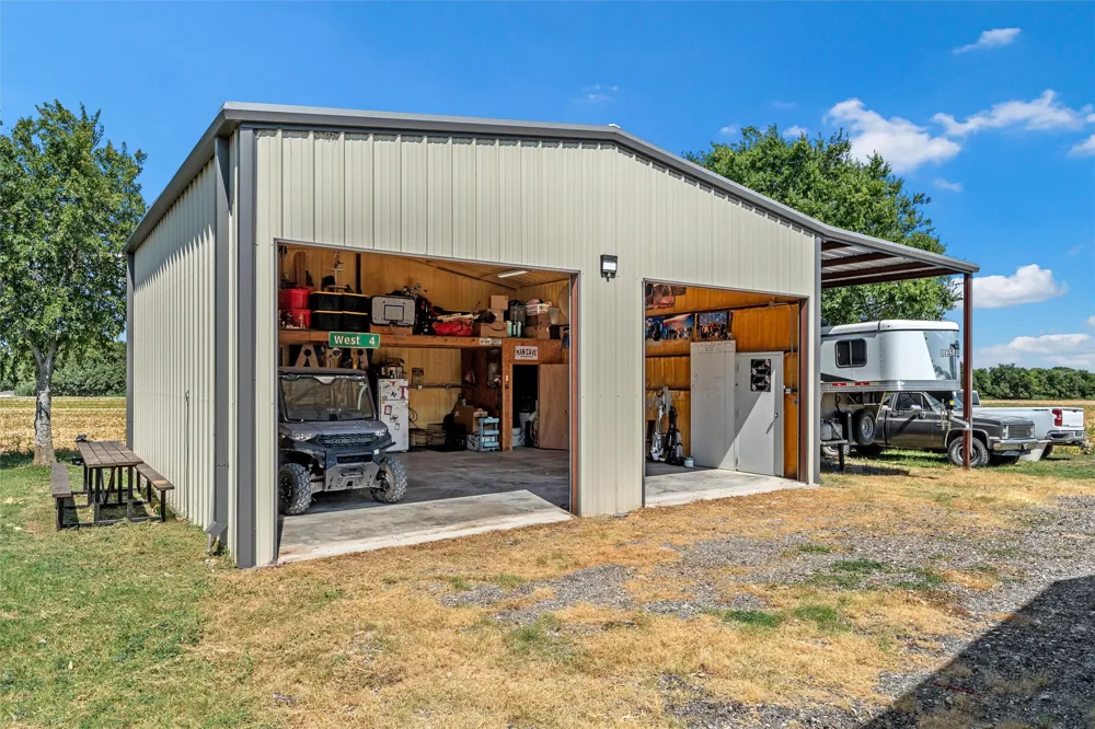 602 S 3rd Street Abbott, TX 76621
