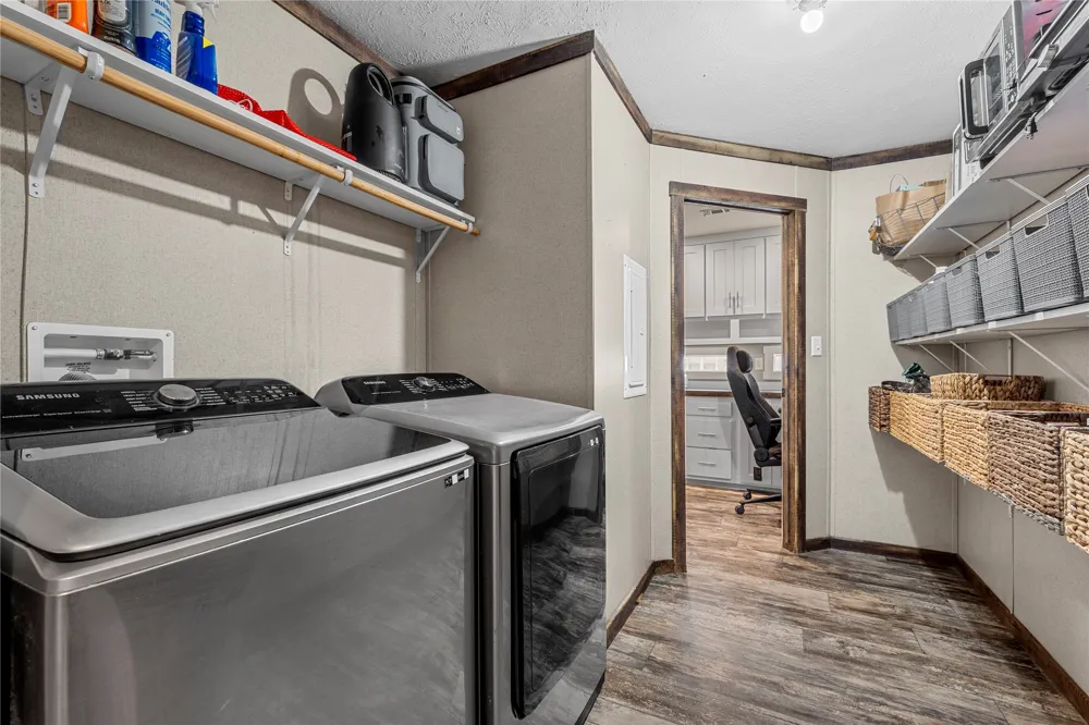 602 S 3rd Street Abbott, TX 76621