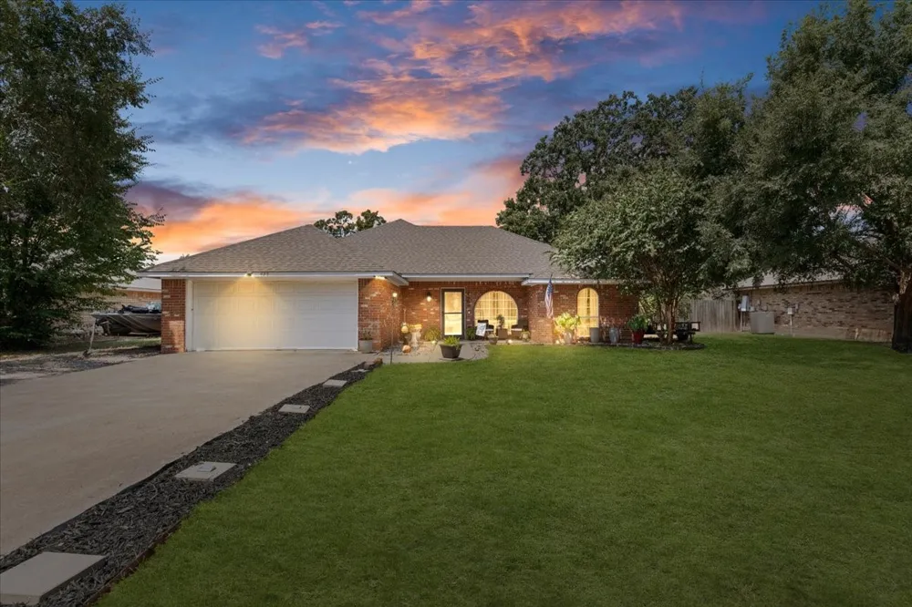425 Legendary Lane Gun Barrel City, TX 75156