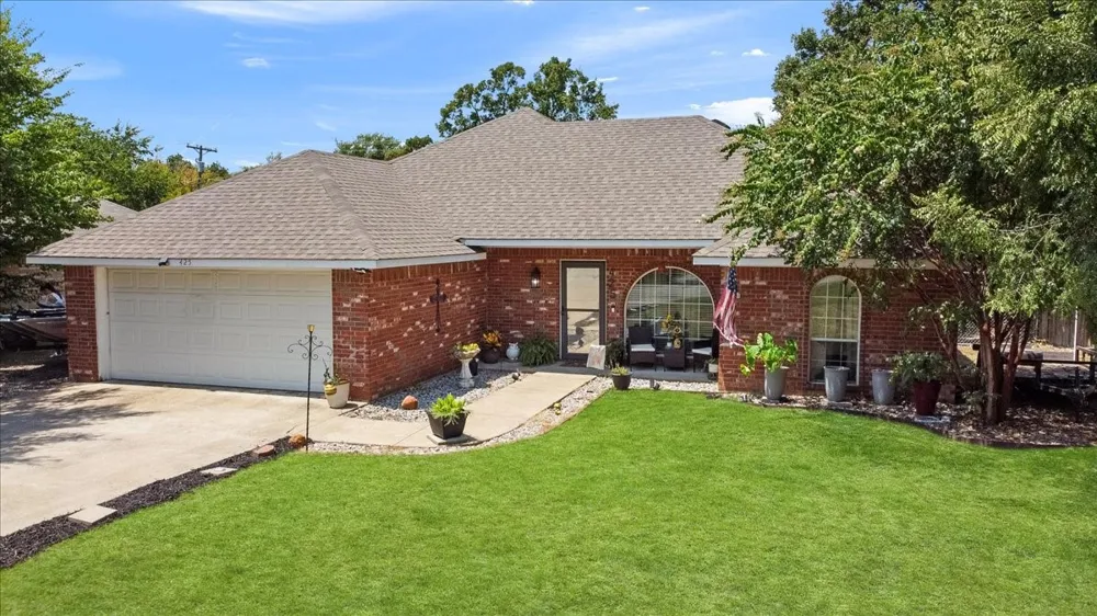 425 Legendary Lane Gun Barrel City, TX 75156