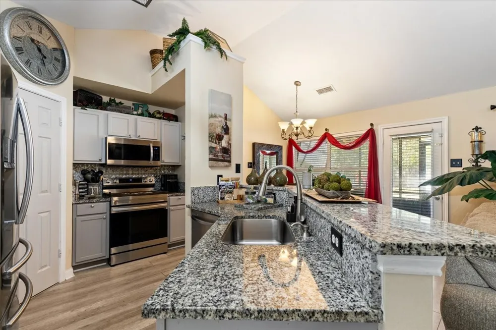 425 Legendary Lane Gun Barrel City, TX 75156