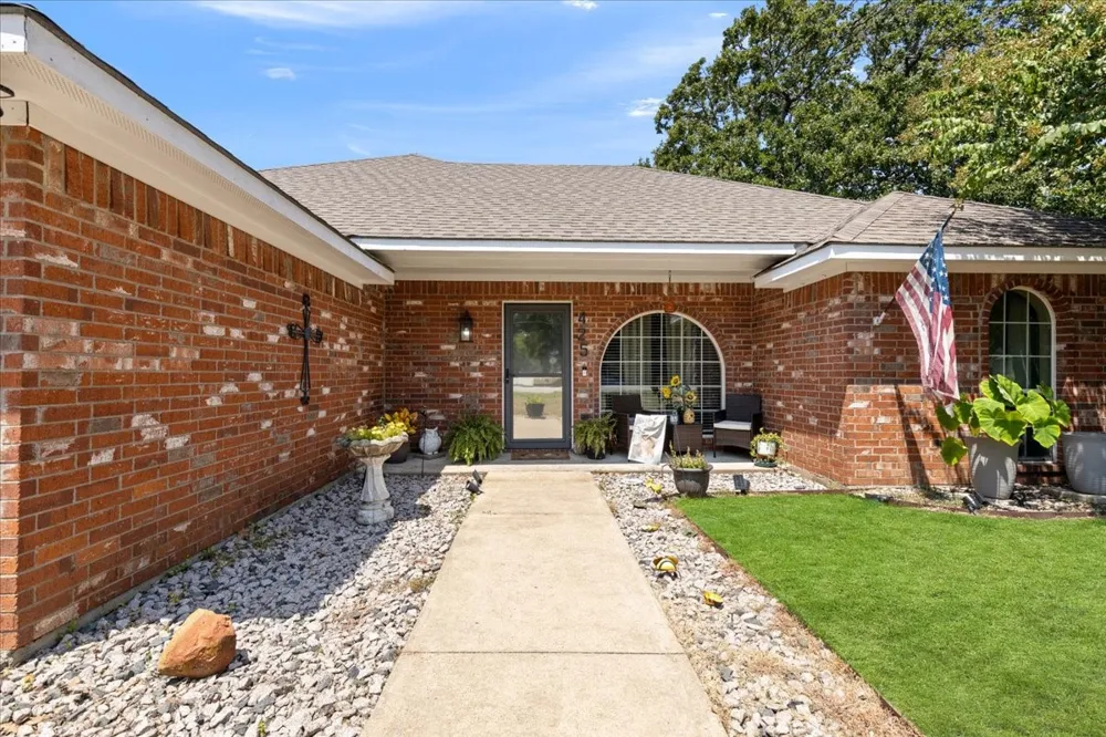 425 Legendary Lane Gun Barrel City, TX 75156