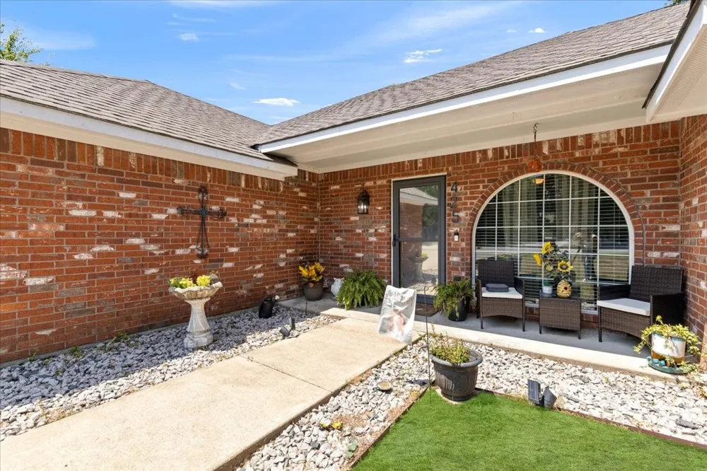 425 Legendary Lane Gun Barrel City, TX 75156