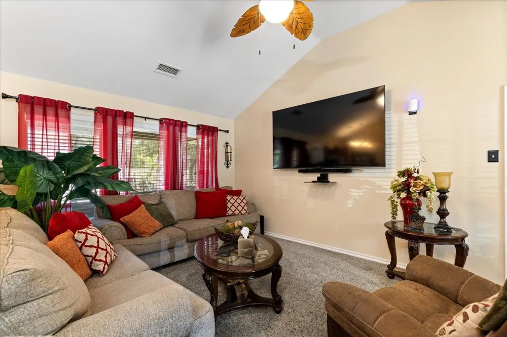 425 Legendary Lane Gun Barrel City, TX 75156