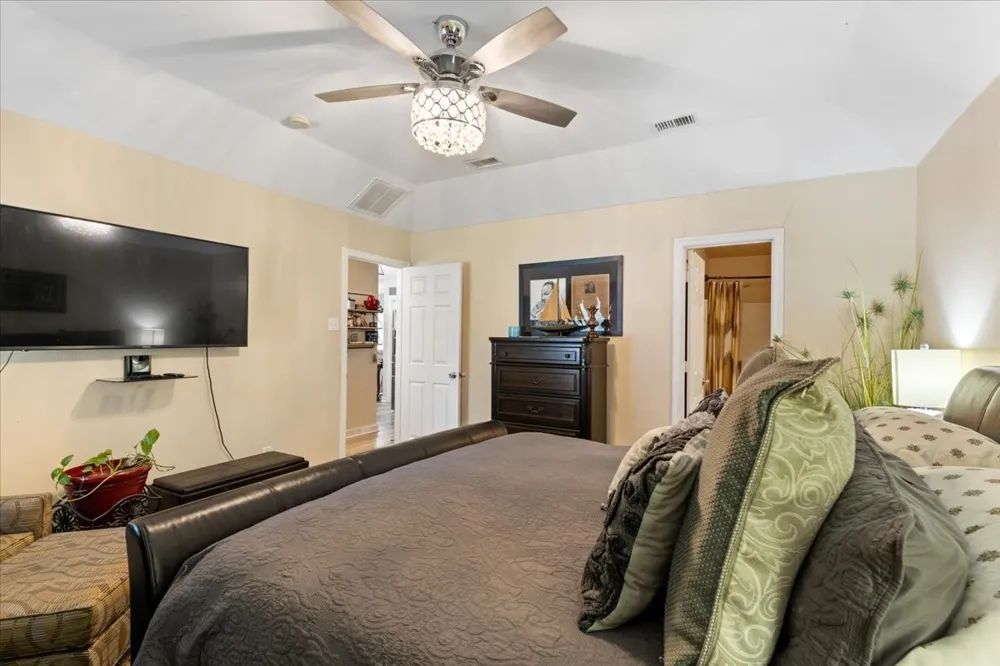 425 Legendary Lane Gun Barrel City, TX 75156