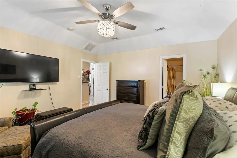 425 Legendary Lane Gun Barrel City, TX 75156