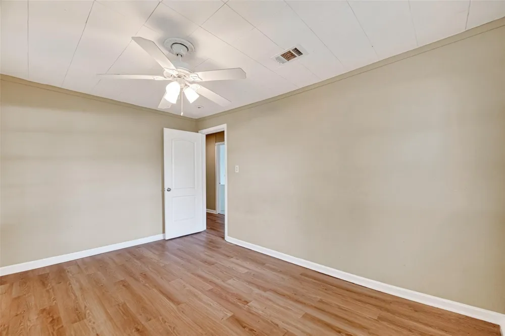 1504 Lawrence Avenue Pasadena, TX 77506