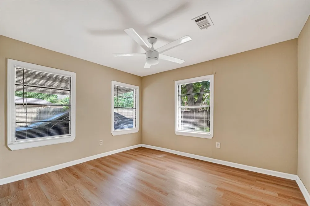 1504 Lawrence Avenue Pasadena, TX 77506