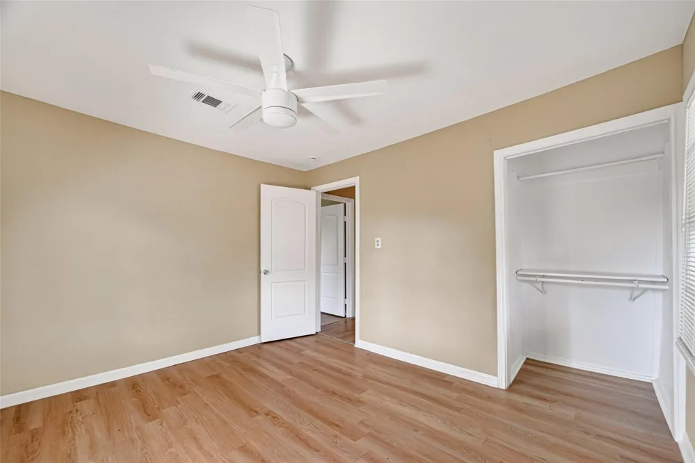 1504 Lawrence Avenue Pasadena, TX 77506