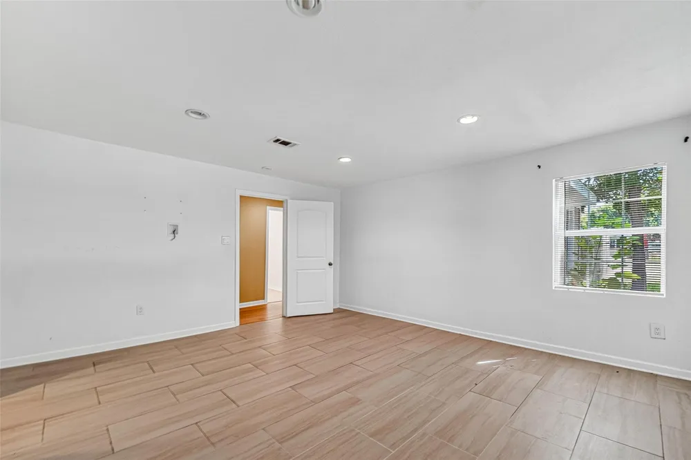 1504 Lawrence Avenue Pasadena, TX 77506