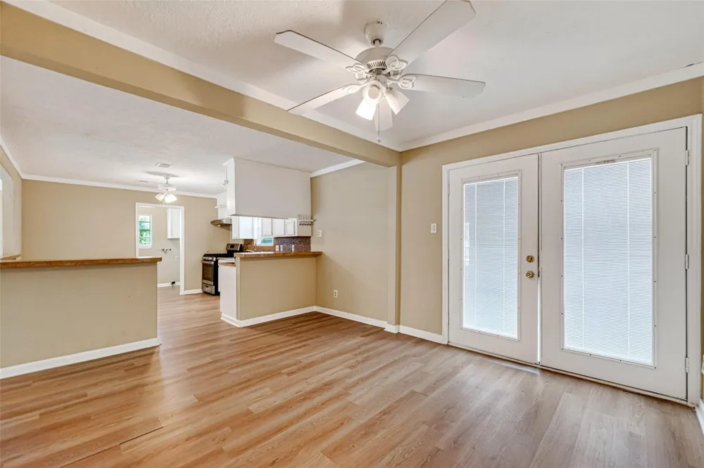 1504 Lawrence Avenue Pasadena, TX 77506