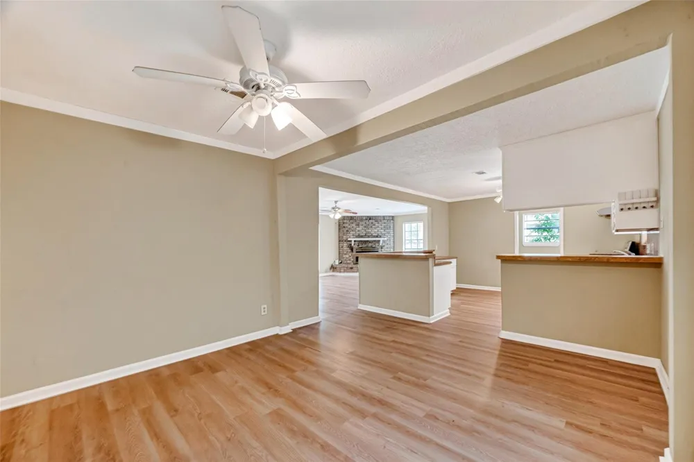 1504 Lawrence Avenue Pasadena, TX 77506