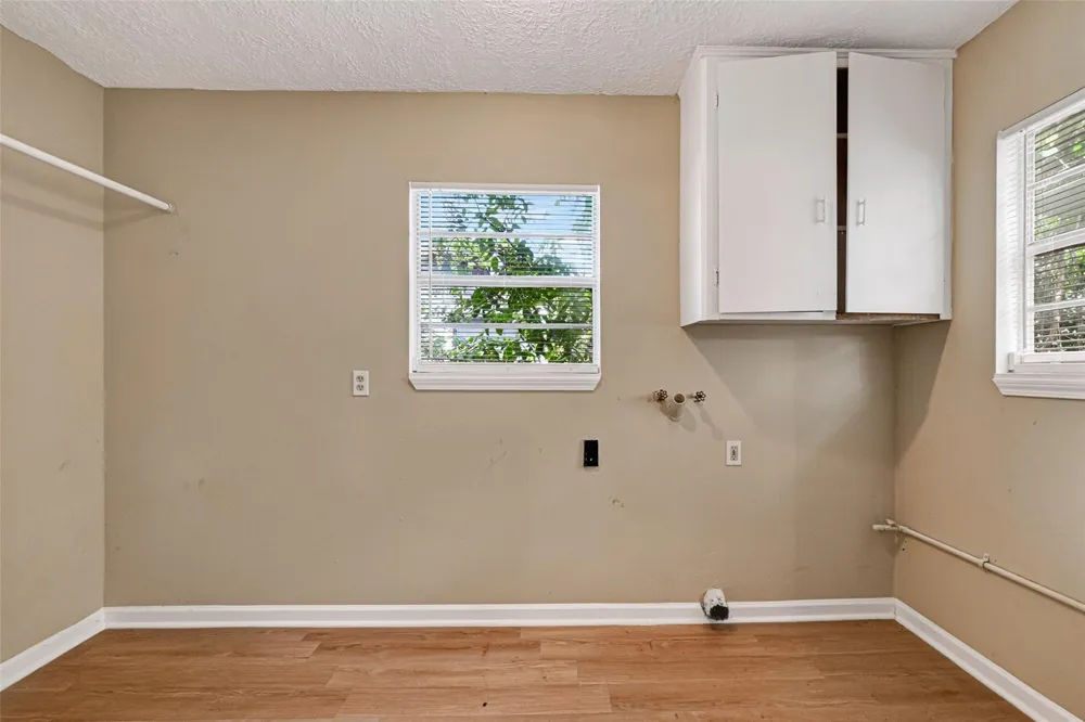 1504 Lawrence Avenue Pasadena, TX 77506